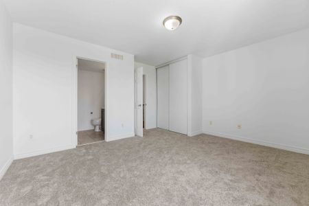 For Lease - 610 LAKERIDGE Drive, Orleans - Cumberland and Area, Ontario - Photo 3