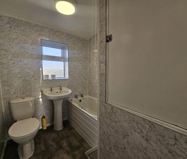 3 bedroom apartment to rent - Photo 2