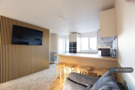 5 bedroom terraced house to rent - Photo 2