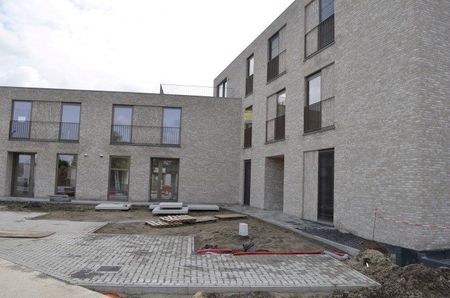 Nieuwbouw appartement met één slaapkamer, ruim terras, ondergrondse autostaanplaats en kelder. - Foto 5