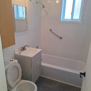 grand 3,5 +1 piece 8x9,RÉNOVÉ 3PLEX VIEUX-LONGUEUIL - Photo 2