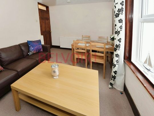 Terraced House to rent on - Photo 1