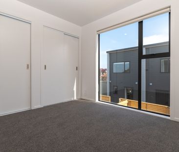 Brand swanky new two bedroomed townhouse - Photo 1