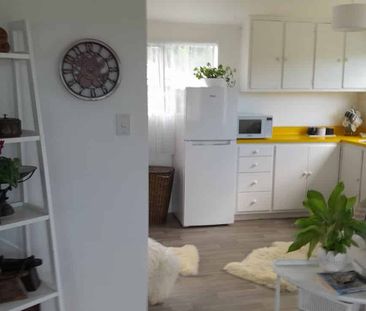 Cute Cottage Opposite the Beach - Photo 4