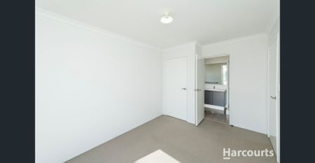 Welcome Home to Comfort and Convenience! - Photo 5