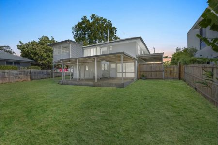 Renovated Haven in a Quiet Cul-de-sac - Photo 5