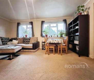 Clockhouse Road, Farnborough, Hampshire, GU14 - Photo 2
