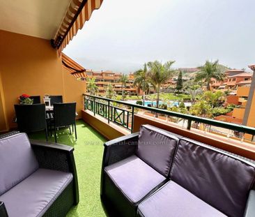 Cozy apartment located in a building with community pool and gardens - Photo 3