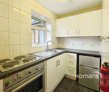 Northcote Road, Ash Vale, Aldershot, Surrey, GU12 - Photo 6