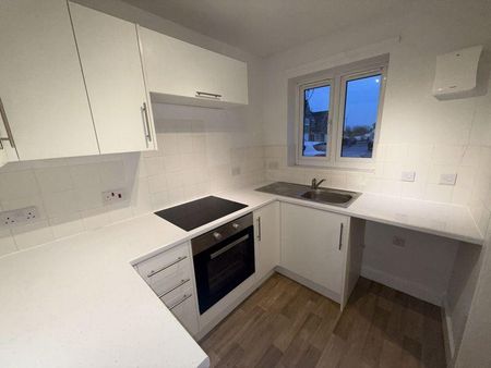 2 bedroom terraced house to rent - Photo 5