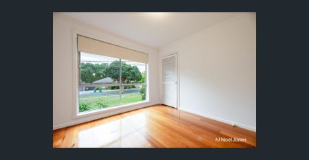Light-Filled Family Home in Prime Croydon Pocket - Photo 2