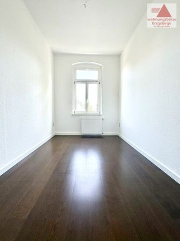 Exklusive 3-Raum-Wohnung - neu saniert - Gartennutzung - zentral in Annaberg! - Photo 2