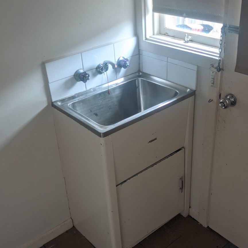 Affordable 2-Bedroom Unit in Prime Sunshine North Location - Photo 1