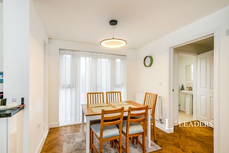 3 bedroom house to rent Pycroft Avenue, Westhampnett, Chichester, PO18 - Photo 3