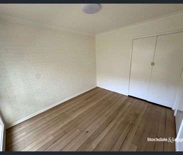 REJUVENATED UNIT IN A PRIME LOCATION - READY TO MOVE IN! - Photo 1