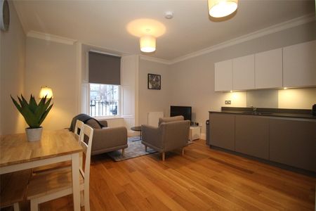 Flat 2, 10 Bernard Street - Photo 4