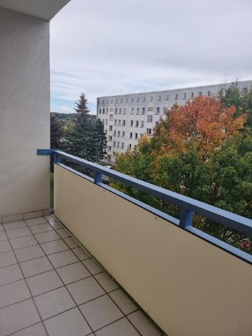 Schmucke Zweiraumwohnung mit Einbauküche und Balkon! - Photo 2