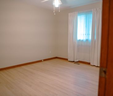 For Lease - 2 Brantwood Drive, Toronto, Ontario - Photo 4