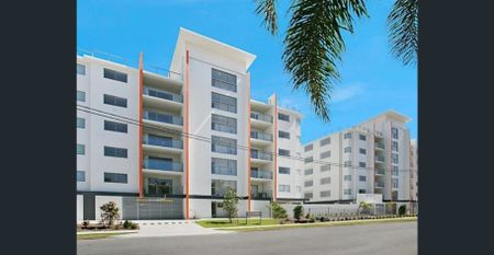 Modern Third Floor Apartment - Photo 5