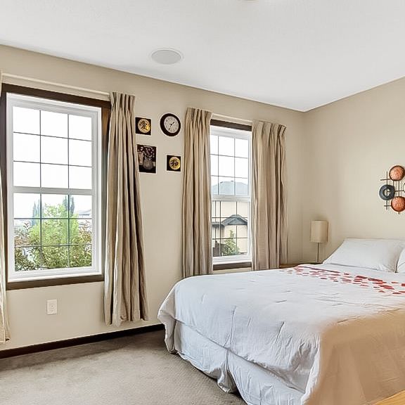 3 Bed Charming Family Home In Charlesworth. - Photo 1