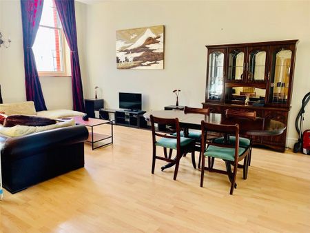 2 bedroom flat to rent - Photo 3