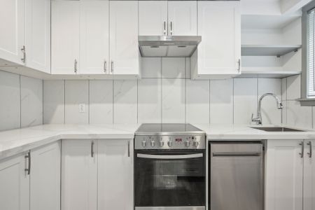 For Lease - 18 Thirty Third Street Unit# 5, Toronto, Ontario - Photo 5