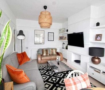 Leigh On Sea, SS9 - Photo 1