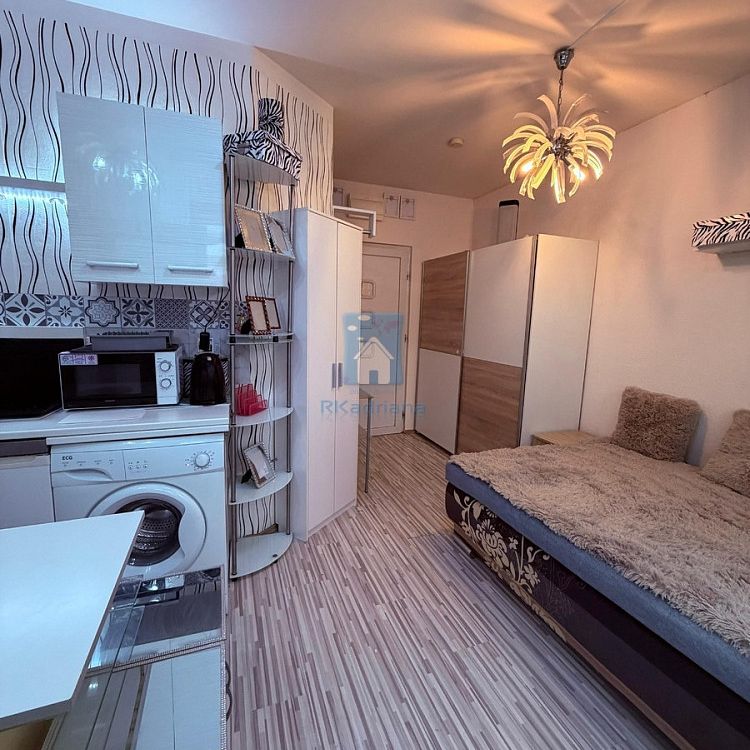 Pronájem bytu 1+kk 28 m² - Fotografie 1