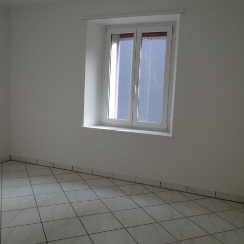 Zu vermieten per Sofort oder nach Vereinbarung: Zentrale 1.5 Zi-Wohnung in Biel/Bienne - Photo 1