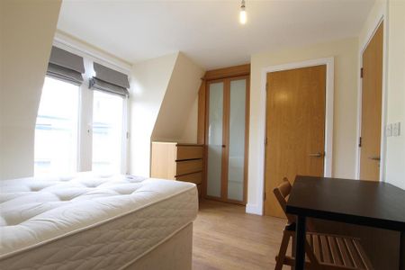 3 bedroom apartment to rent - Photo 3