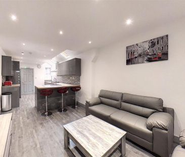 6 bedroom house to rent - Photo 2