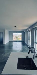 Libre, Lévis centre-ville, Grand Penthouse 3 1/2 + - Photo 4