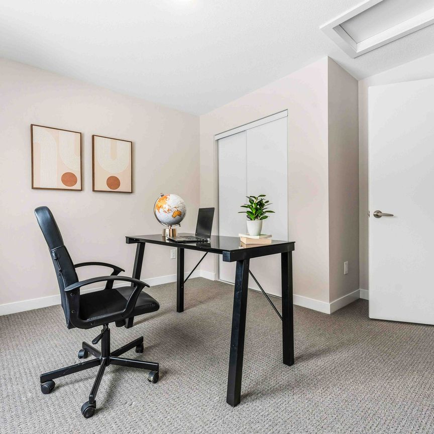 For Lease - 412 Appalachian Circle, Barrhaven, Ontario - Photo 1