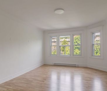 2068 Sherbrooke, Montréal, QC - Photo 3