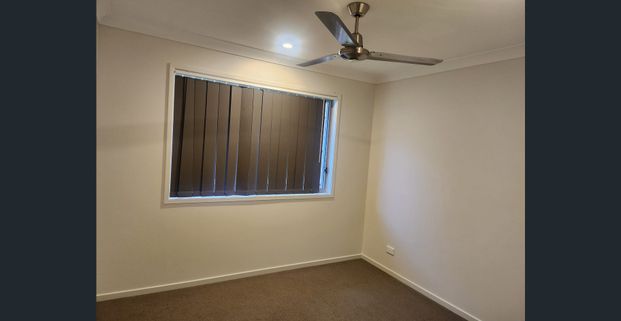 Modern 3-Bedroom Duplex Living in Peaceful Park Ridge Quarter - Photo 1