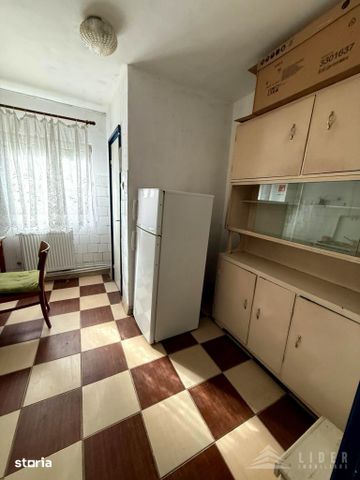 Apartament 2 camere decomandat Grigorescu zona Plaja Grigorescu - Fotografie 2