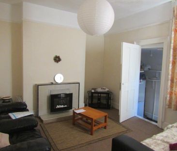 3 bedroom flat to rent - Photo 5