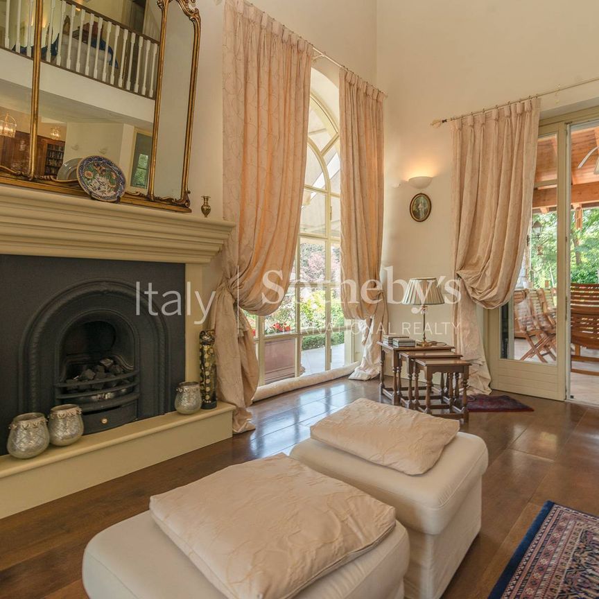 Elegant villa with pool on the Lombardy side of Lake Maggiore - Photo 1