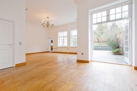 4 bedroom flat to rent - Photo 2