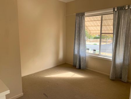 Home For Rent - Photo 4