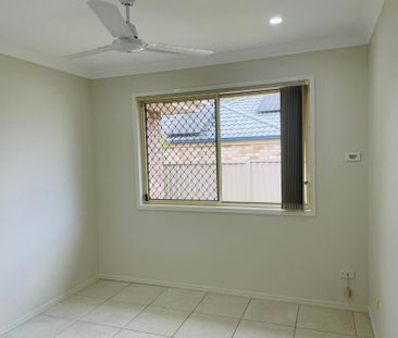 Spacious Family Home in Stretton College Catchment! - Photo 2
