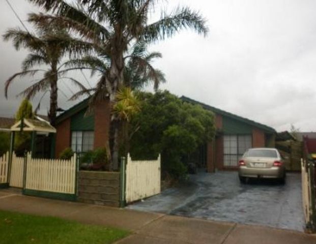 Perfect family home! - Photo 1