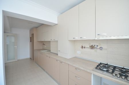 Inchirieri Apartamente 3 camere Bucuresti - Fotografie 4