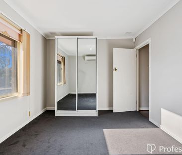 NEAT AS A PIN & IN GREAT HANDY LOCATION! - Photo 3