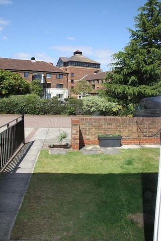 27 Clementhorpe - Photo 4