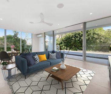 Very Modern Three Bedroom Executive Style Apartment - Photo 4