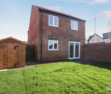 3 bed House - Detached To Let - Photo 3