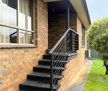 Spacious Family Home in Wendouree - Photo 3