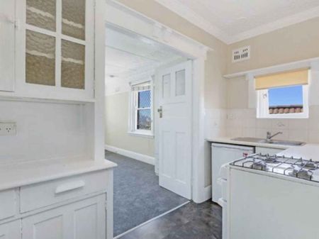 Top Floor Studio with CBD, Bridge and Opera House Views - Photo 2