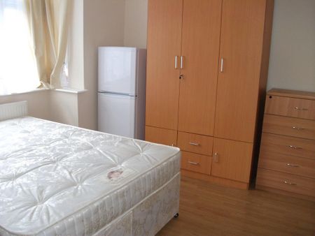 Studio to rent - Photo 3